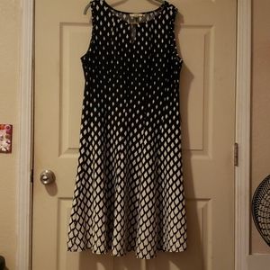 Haan Woman Sleeveless B&W Diamond Print Dress